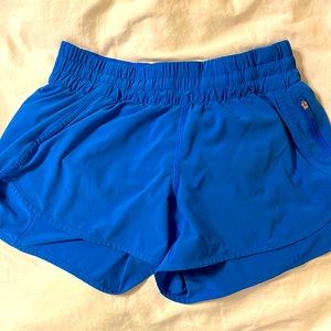 Lululemon Hotty hot low rise 4 inch short - worn 3 times in a pretty royal blue